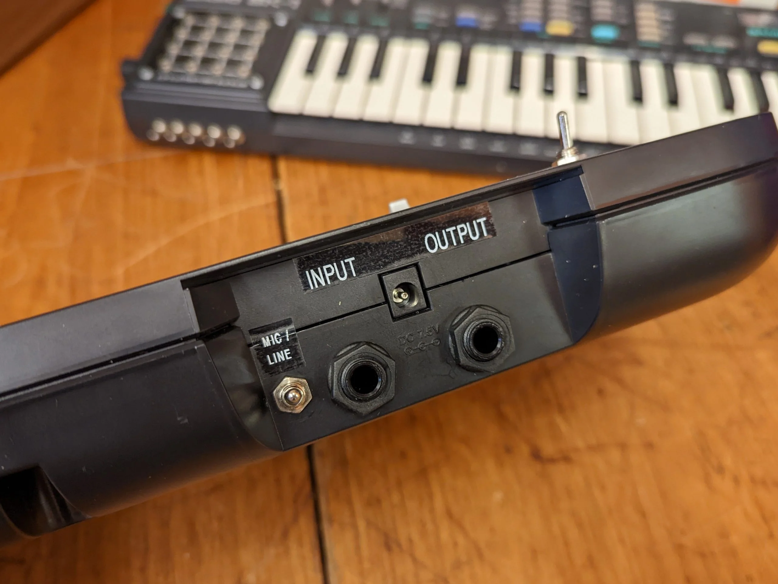 Casio Voiceman V-10 Circuitbent Sampling Keyboard - Image 4