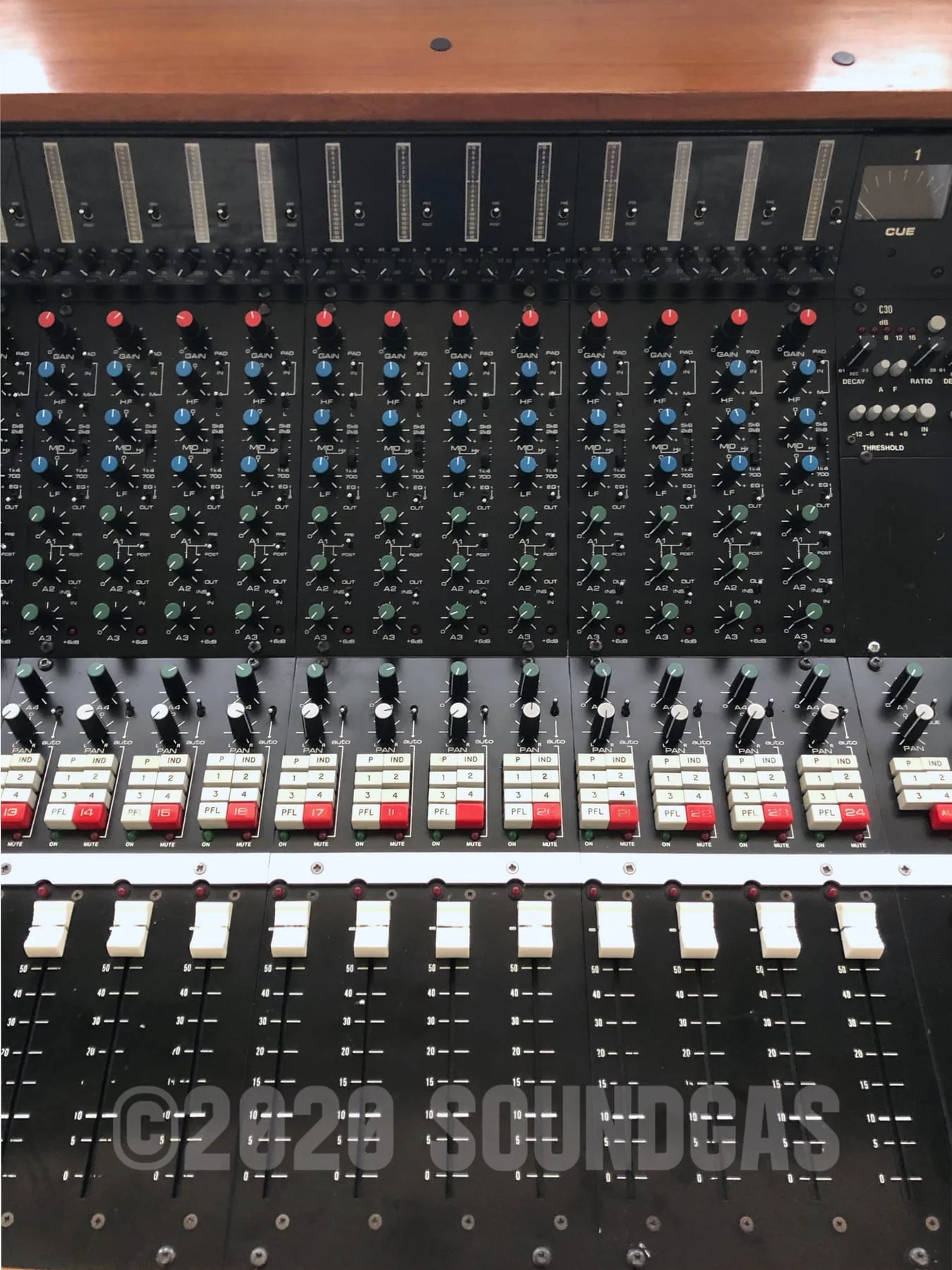Chilton QM3 - 24-8-2 Mixing console - ex-BBC - Image 4