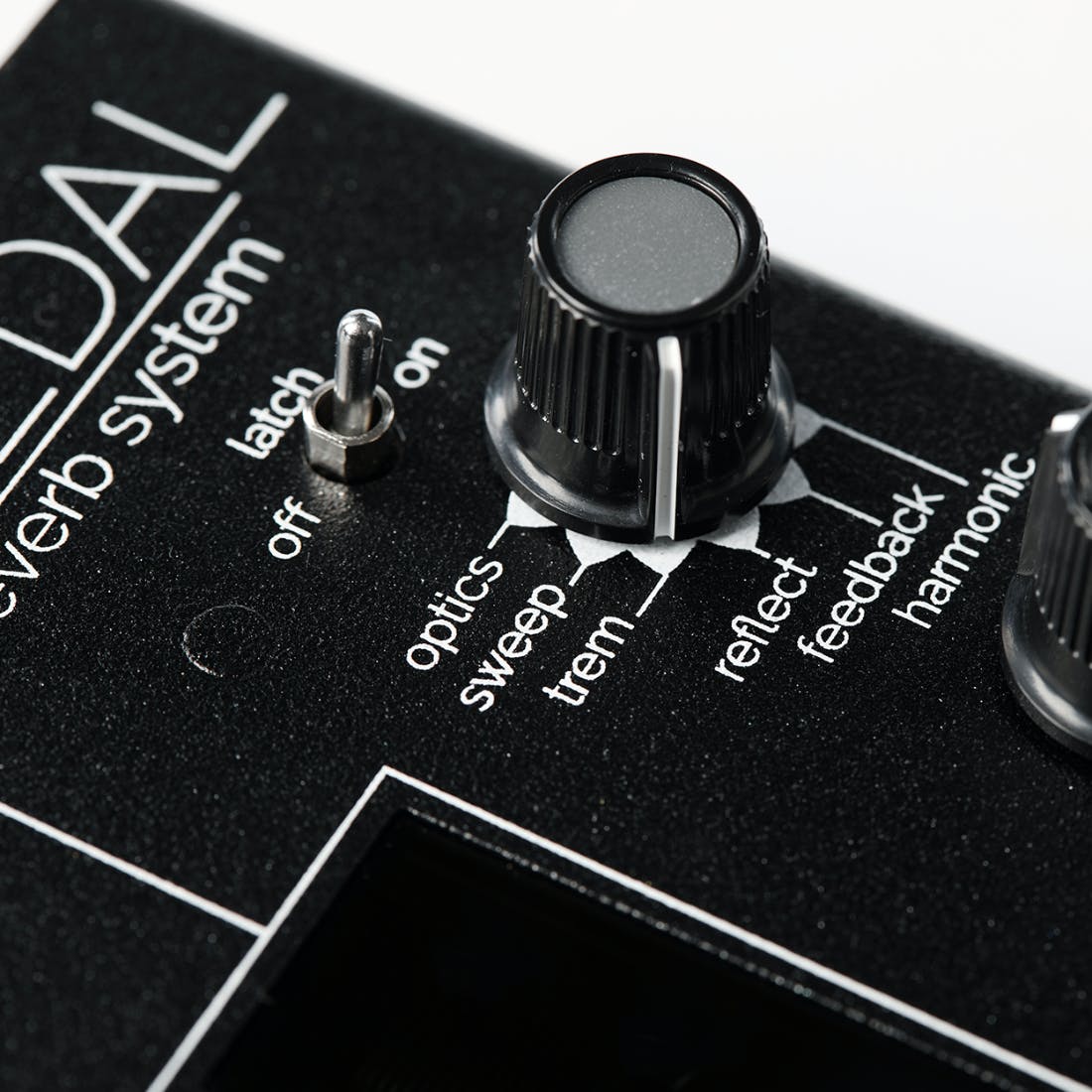 Gamechanger Audio Light Pedal - Optical Reverb - Image 4