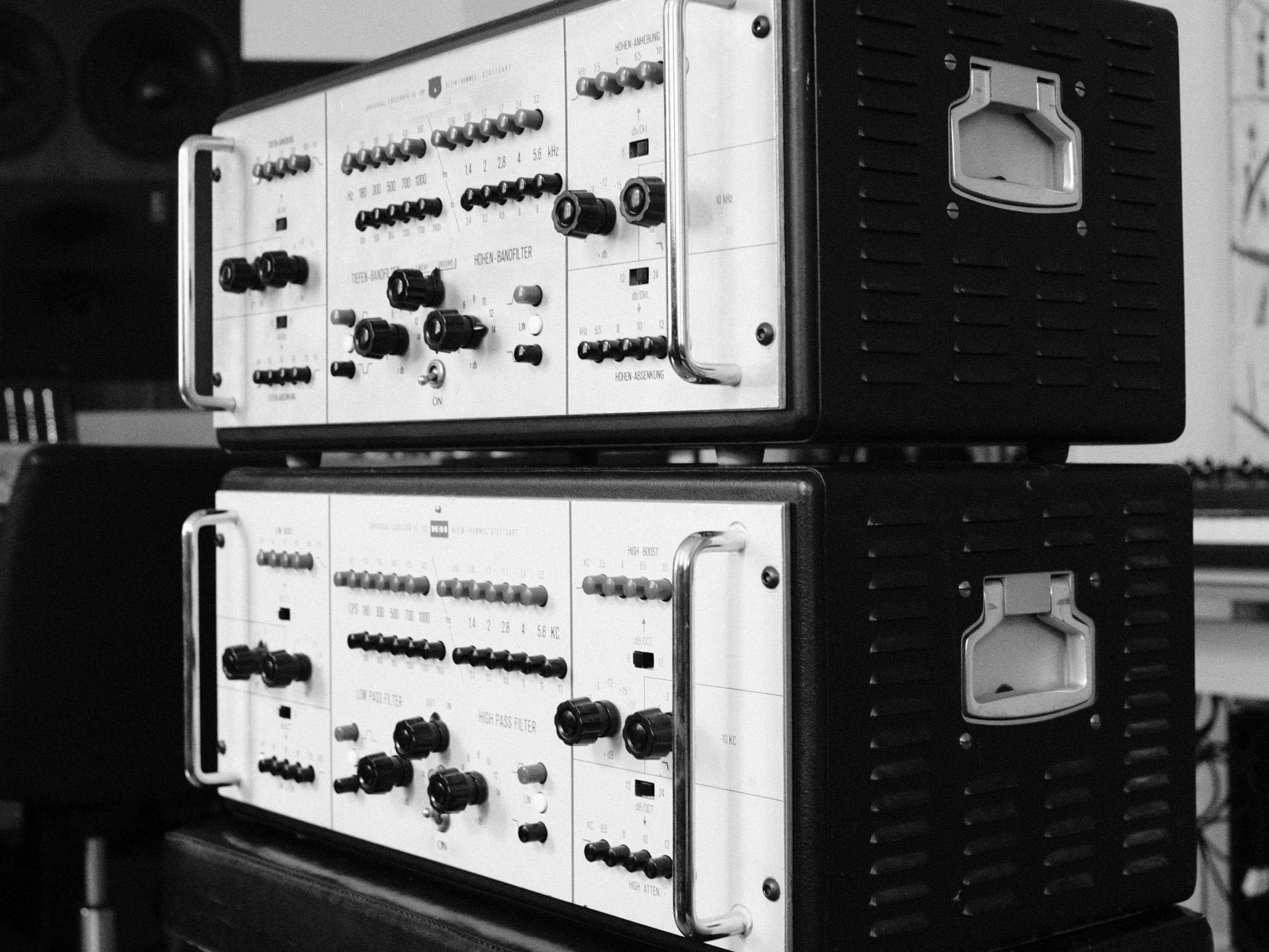 Klein & Hummel UE-100 Matched Pair - Image 18