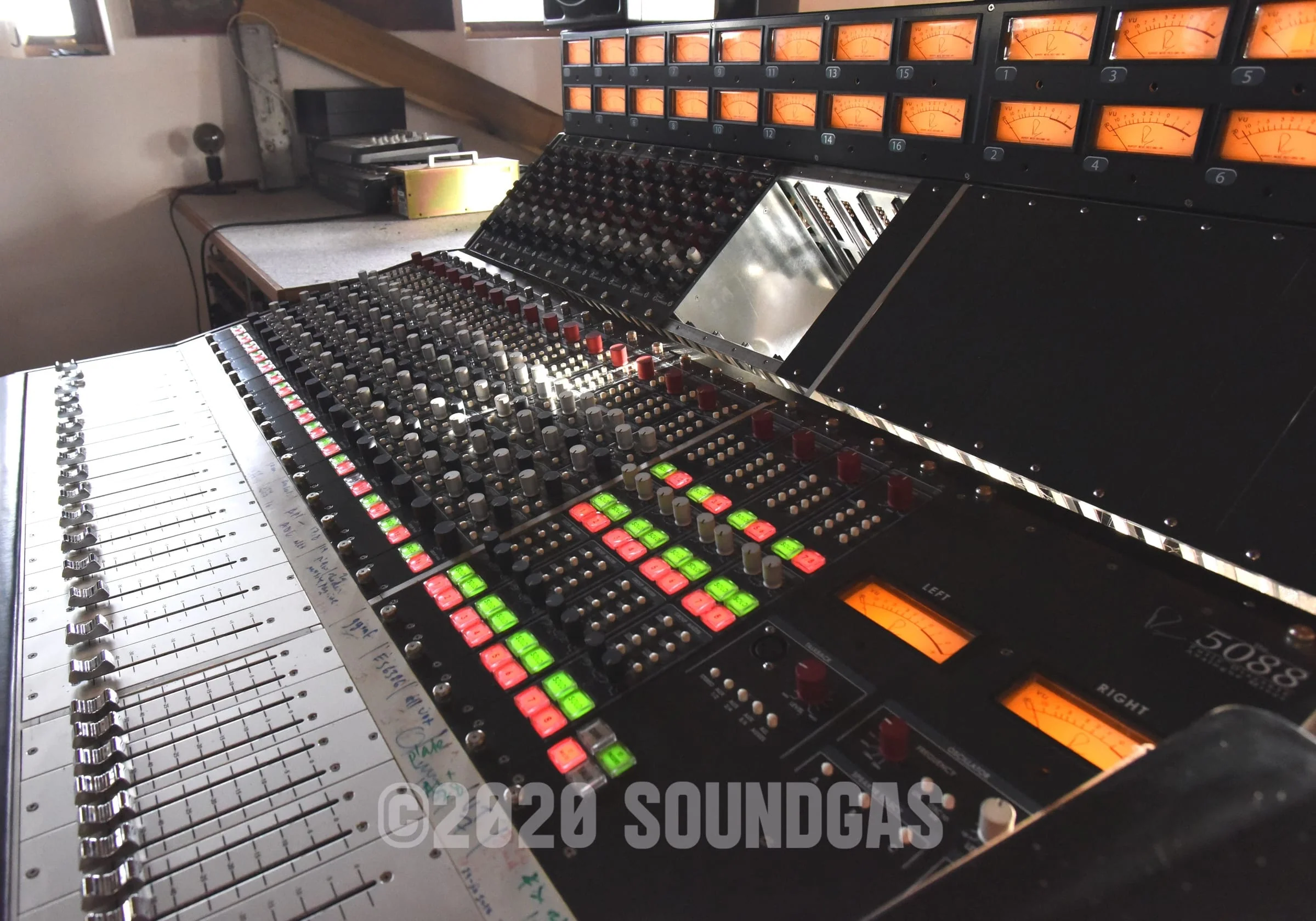 Neve 5088 Shelford Console - Image 15