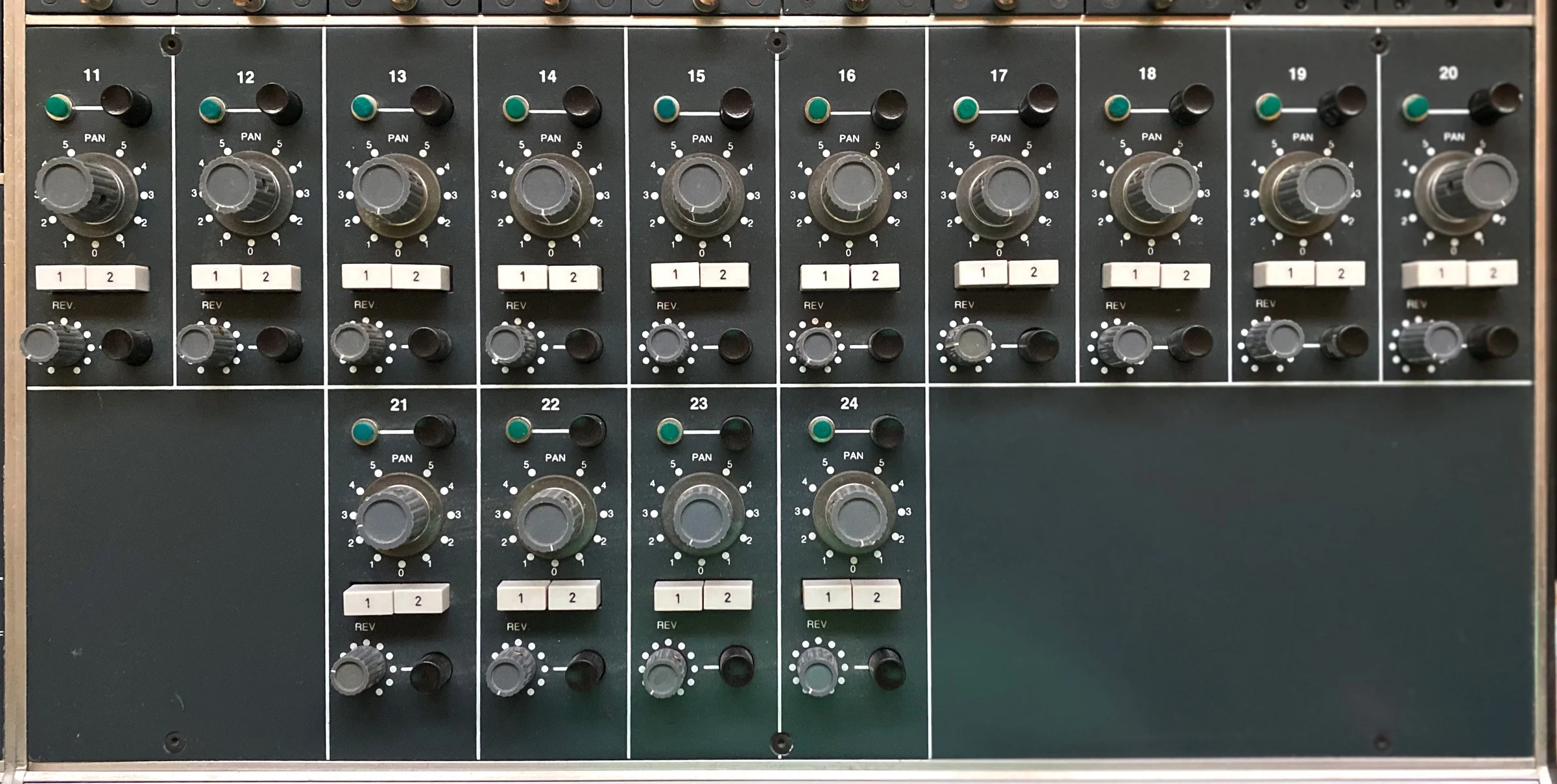 Neve BCM10 (Custom 20 Channel) - Image 10
