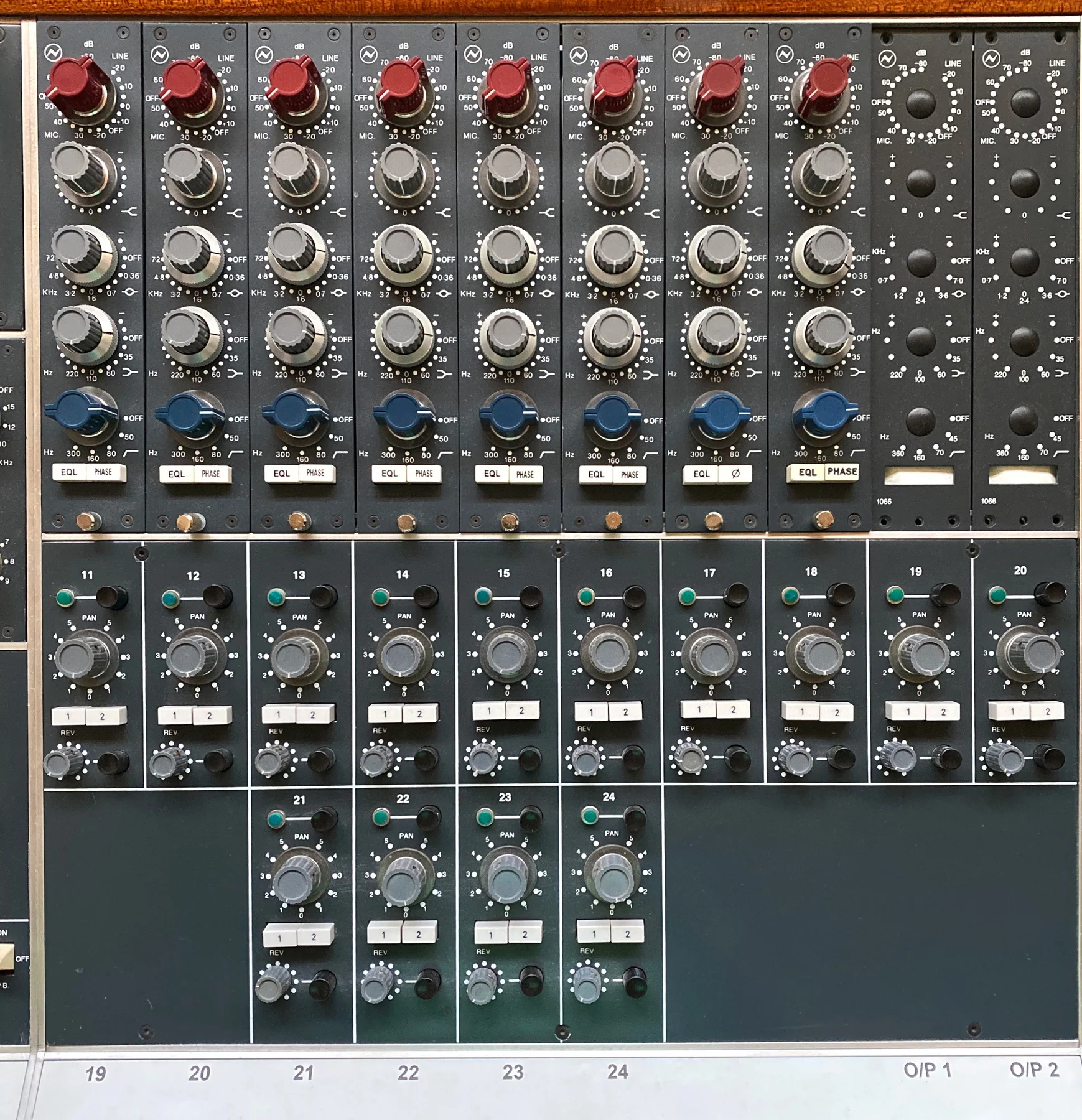 Neve BCM10 (Custom 20 Channel) - Image 9