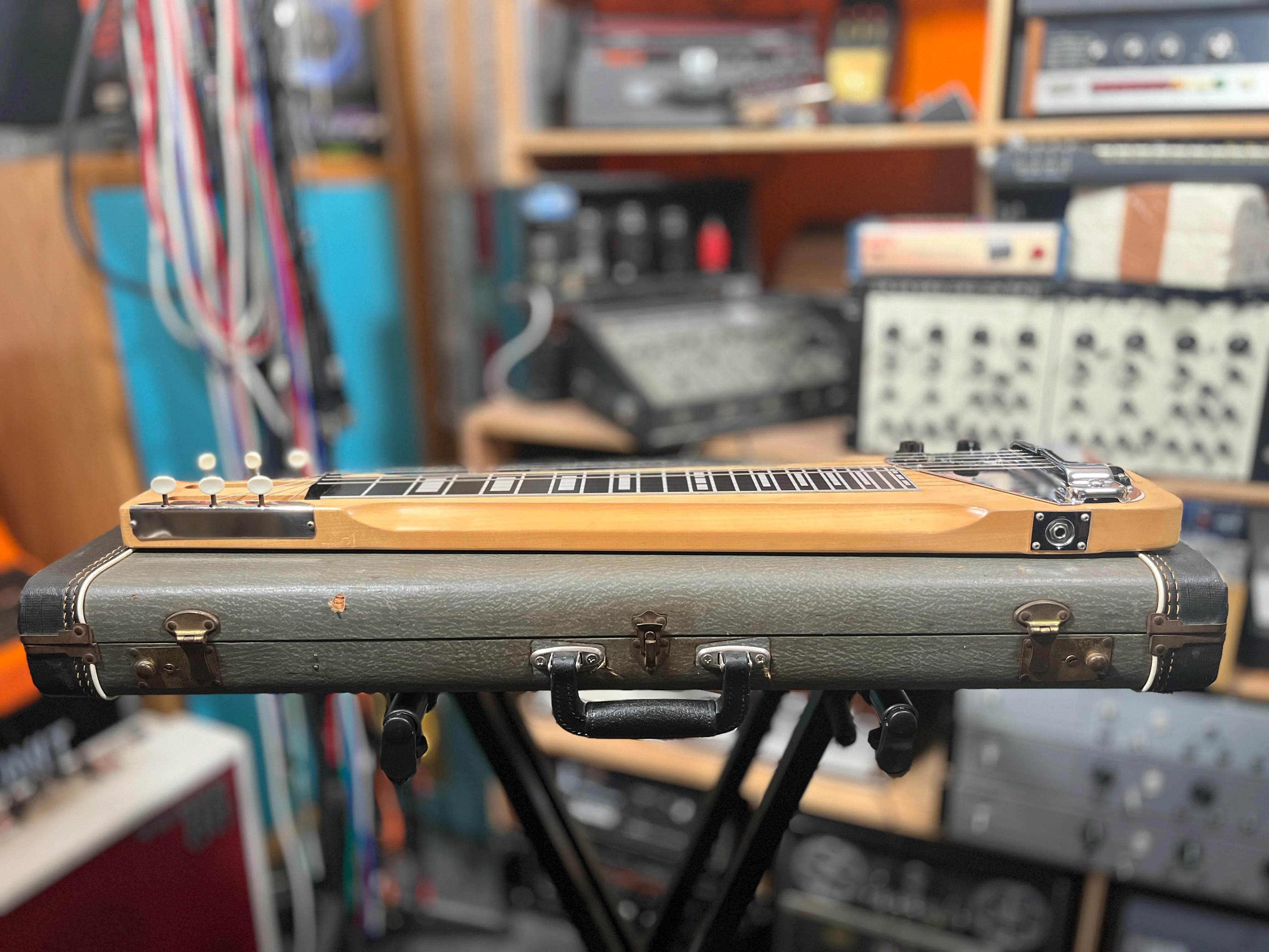 Rickenbacker Model 102 Lap Steel Guitar - SN 00004867 - Image 2