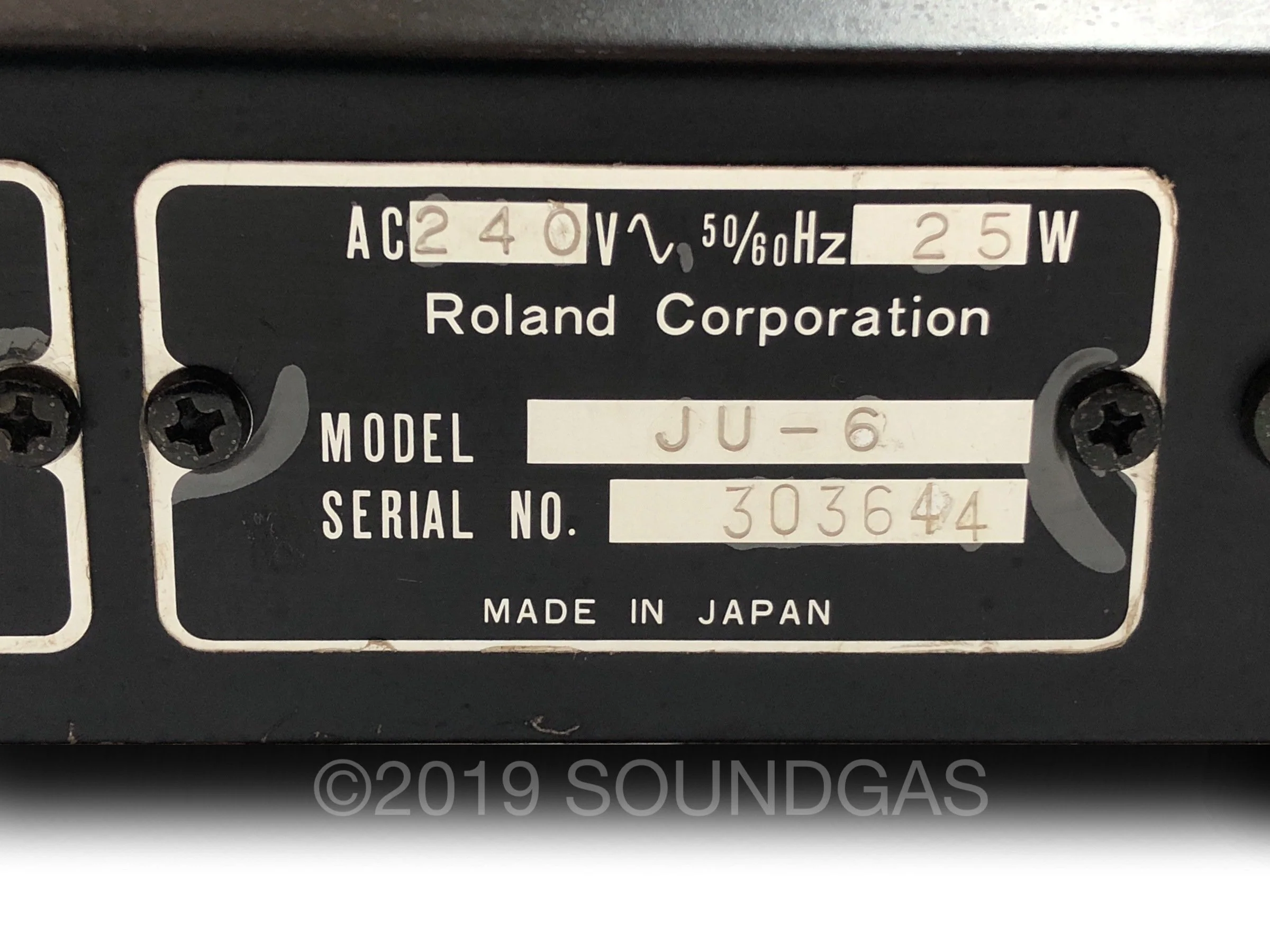 Roland Juno-6 - Image 11