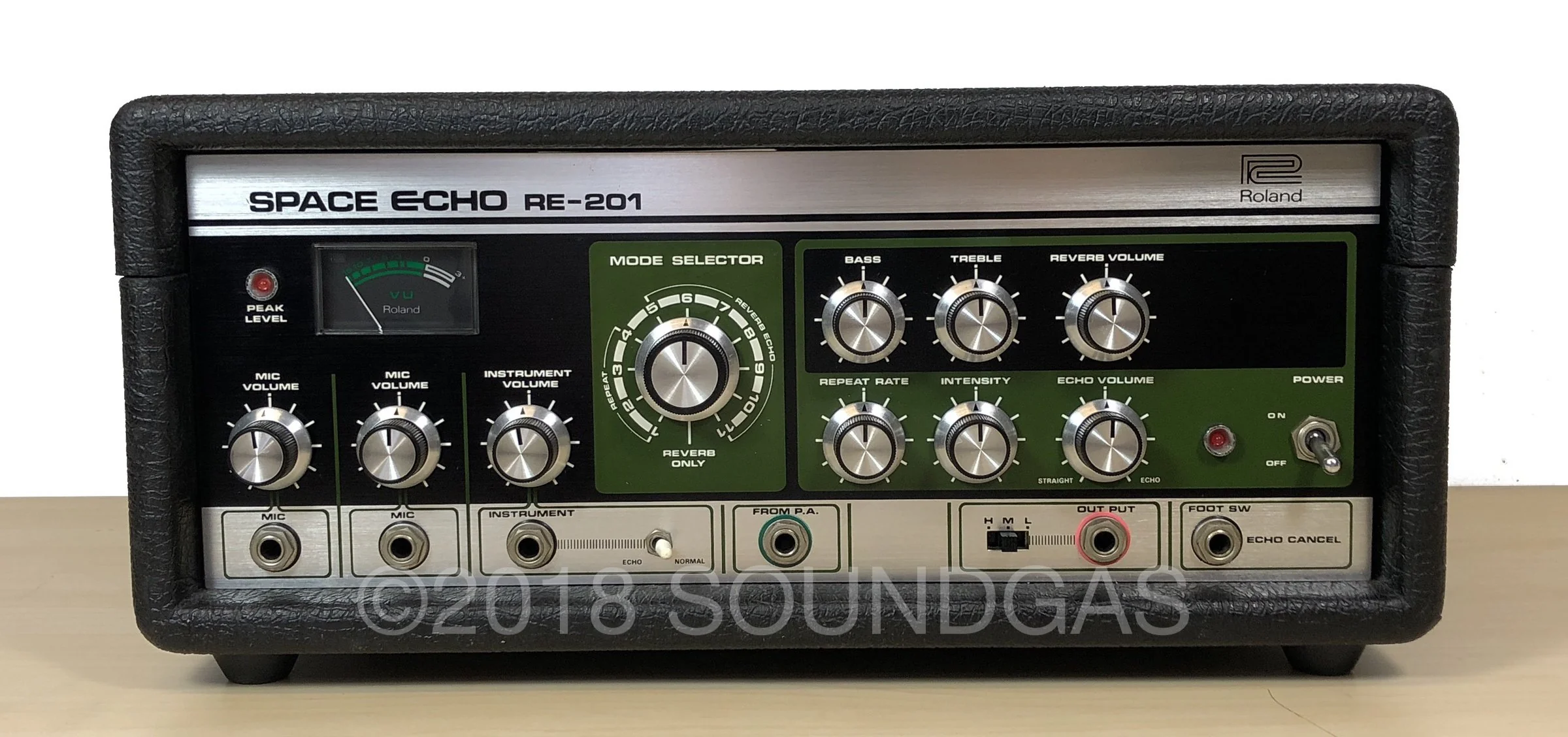 Roland RE-201 Space Echo - Image 2
