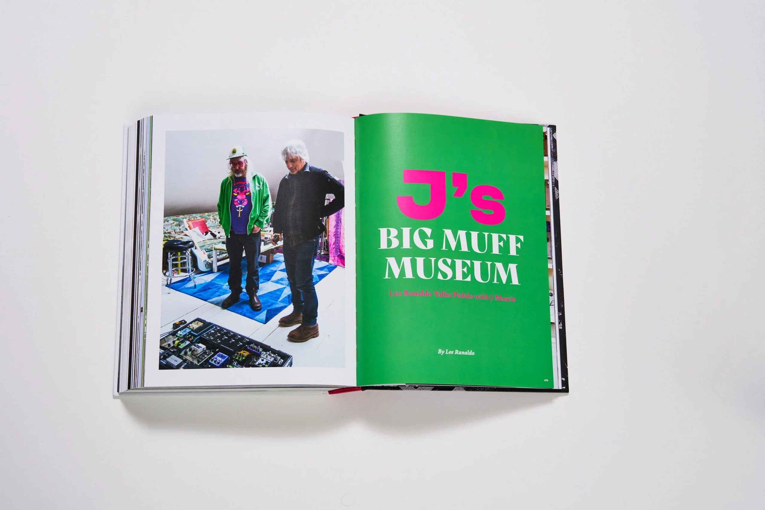 Stompbox: 100 Pedals of the Worlds Greatest Guitarists [Limited First Edition] - Image 2