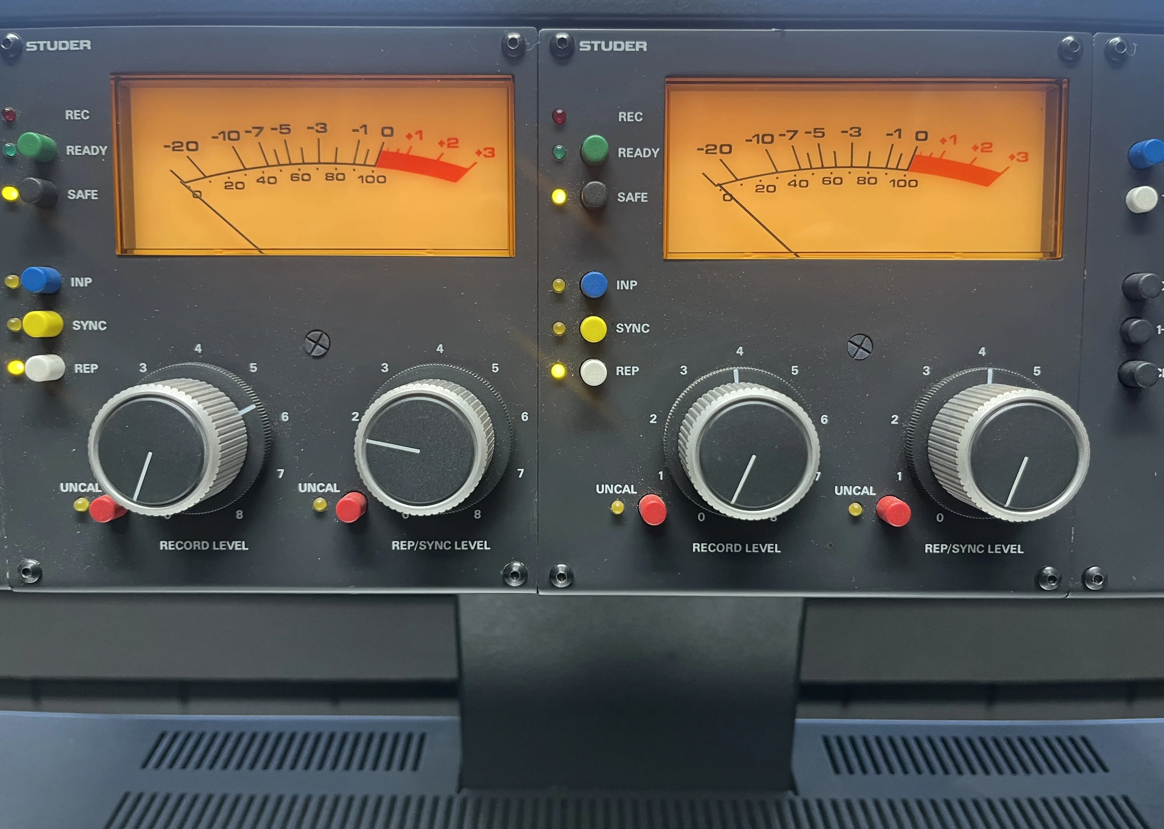 Studer A812 Reel to Reel Tape Machine - Image 2