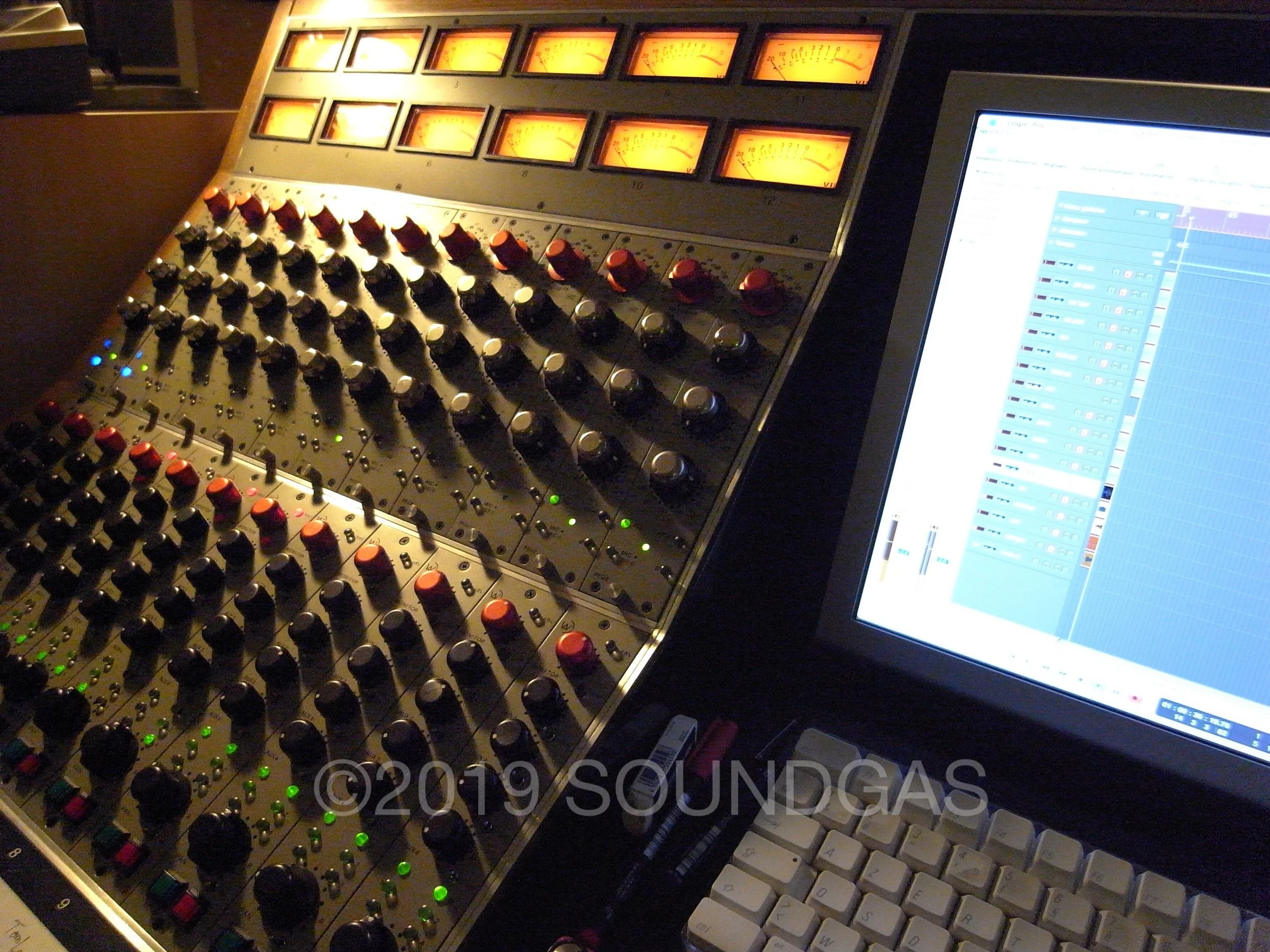 Wunder Audio Wunderbar 24 Channel Console - Image 9